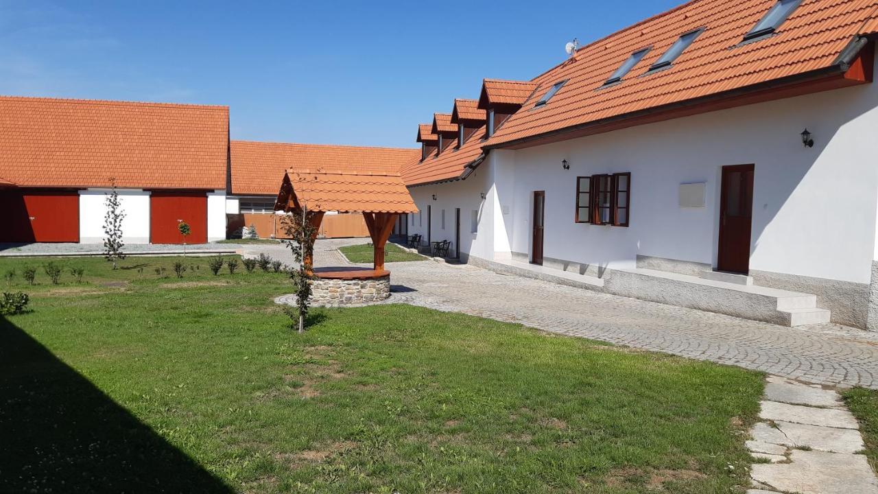 Martinuv Dvur Apartment Plzen Luaran gambar